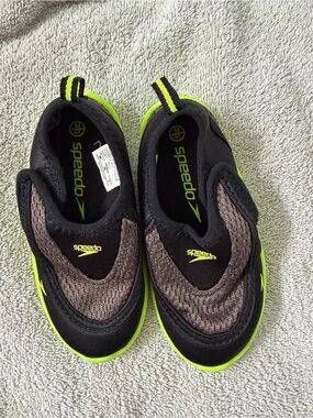 Speedo surfwalker pro 2.0 - kids size 6-7